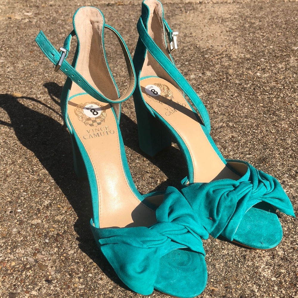 New Vince Camuto Aqua Bow heels